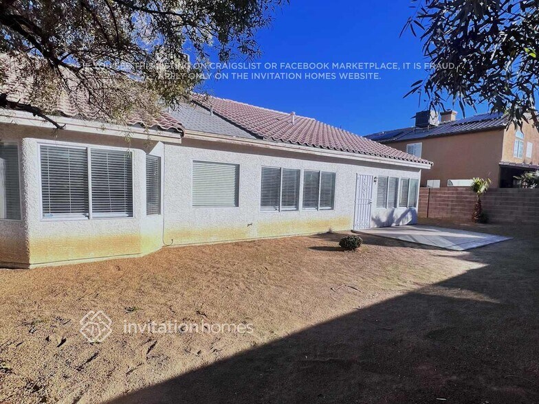 Building Photo - 1897 Longmeadow St