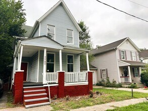 Building Photo - 7705 Star Ave