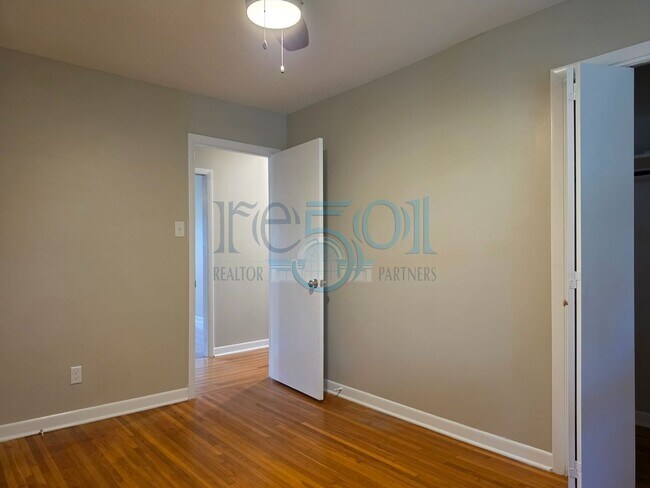 Building Photo - 6601 Blue Bird Dr