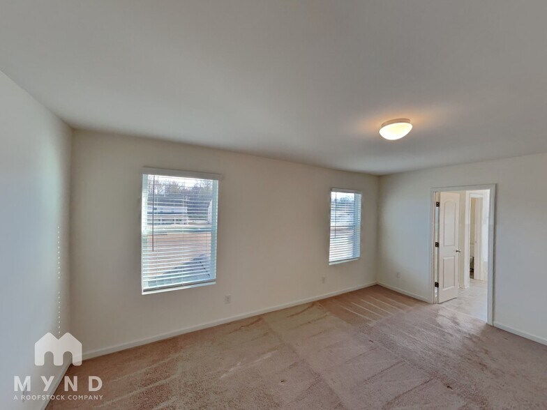 Building Photo - 2015 Creeks Landing Dr