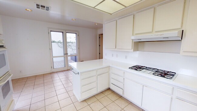 Building Photo - 1021 Grove