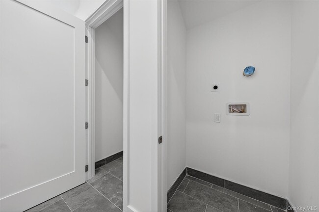 Building Photo - 19 Grandview Trail