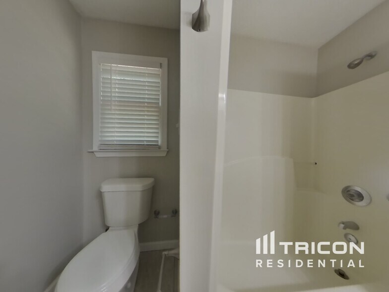 Building Photo - 3272 Greenhill Ct