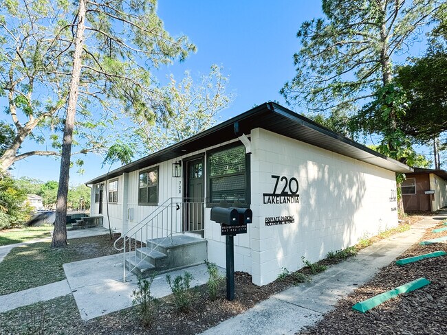 Building Photo - 720 Angelina Ln