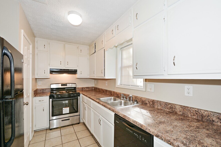 Building Photo - 2624 Country Trce SE