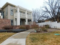 Building Photo - Upper Unit in Fountain Greens