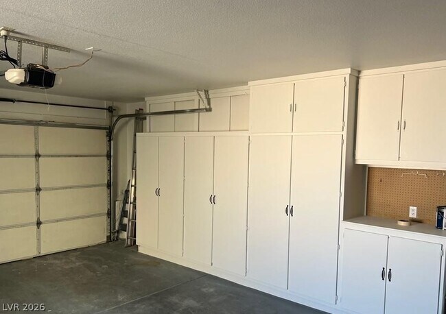 Building Photo - 10012 Bundella Dr