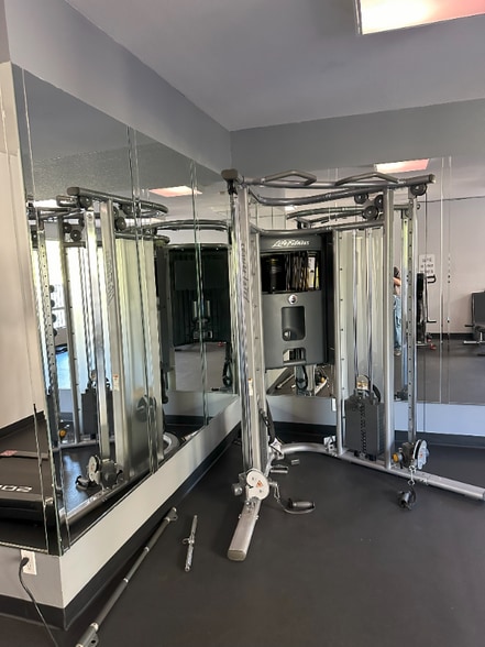 Building Photo - 19350 Sherman Way