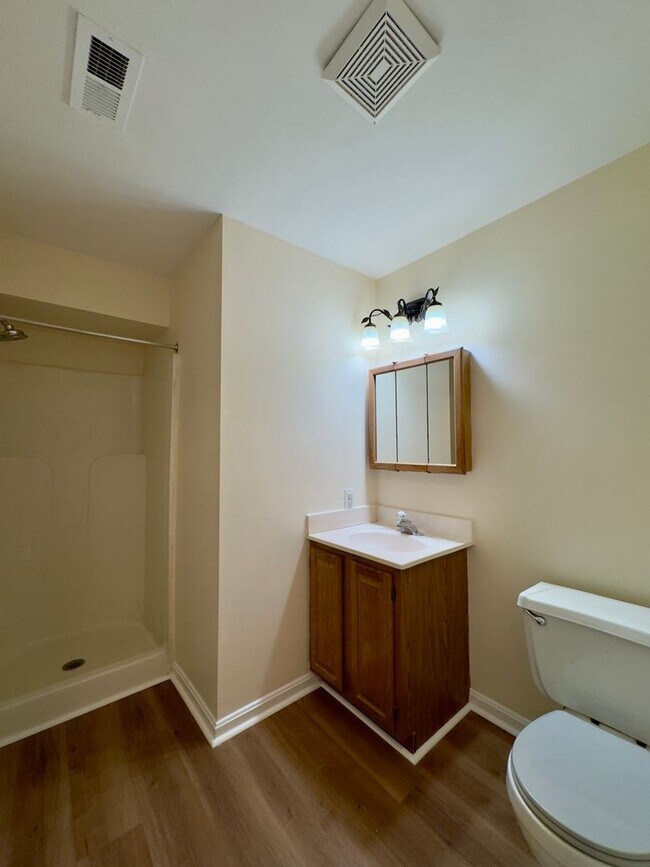 Building Photo - Charming 4 Bedroom/3.5 Bathroom Townhome in Cedarwood Estates, Pikesville, MD!