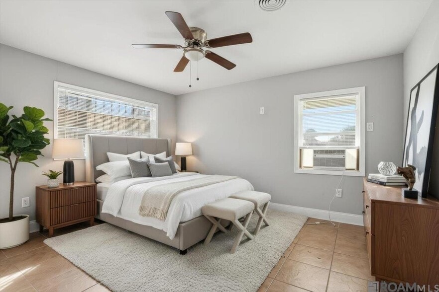 Building Photo - 3285 Ozark St