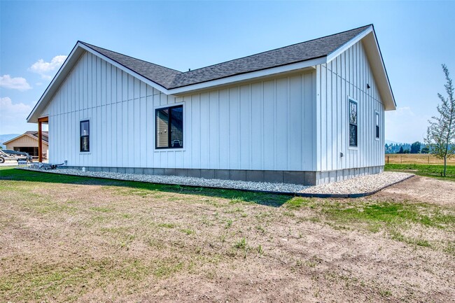 Building Photo - BRAND NEW Stevensville home