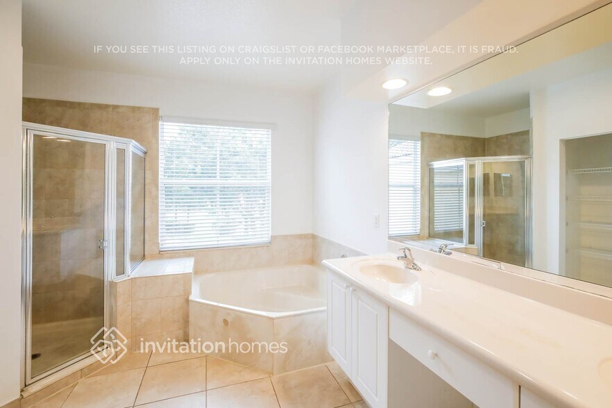 Building Photo - 1145 E Magnolia Cir