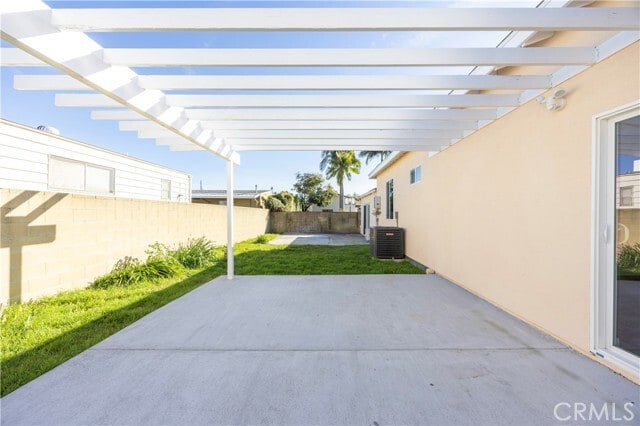 Building Photo - 2558 S 10th Ave