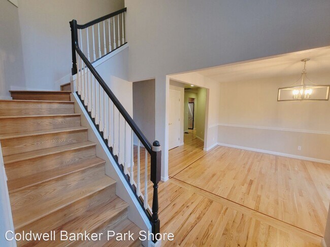 Building Photo - 4 br, 3.5 bath House - 6961 Wentworth Ave SW