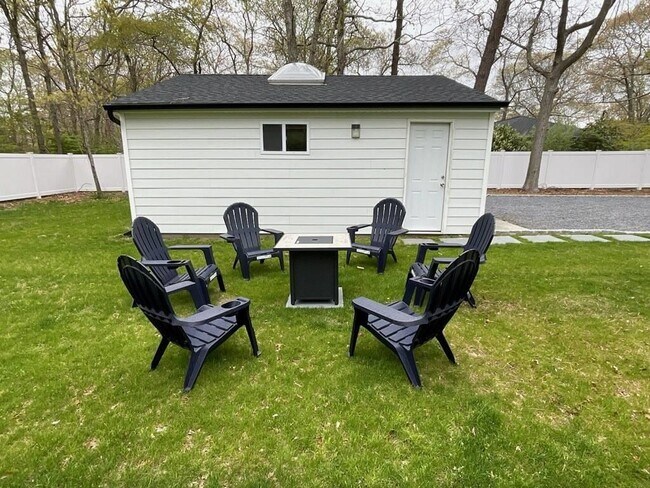 Building Photo - 104 W Tiana Rd