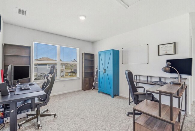 Building Photo - 25 Riverwalk Xing