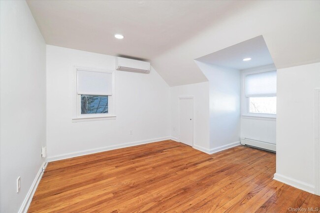 Building Photo - 5 Prospect St