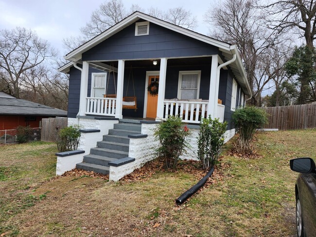 Building Photo - 2 Bedroom 1 Bath Home in Rossville GA