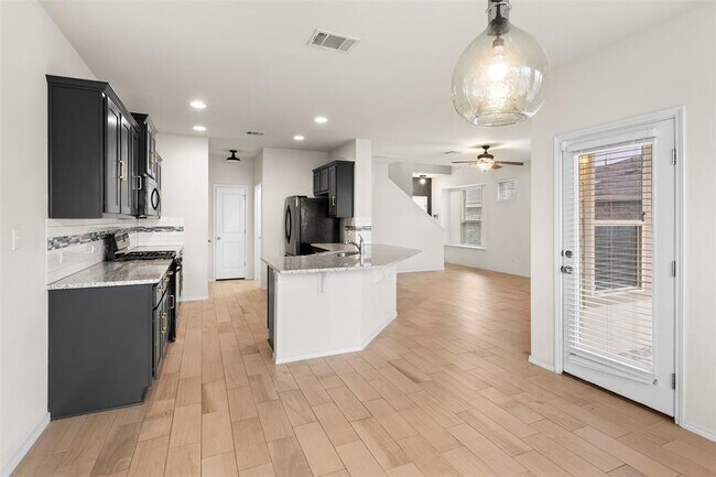 Building Photo - 3560 Pauling Loop