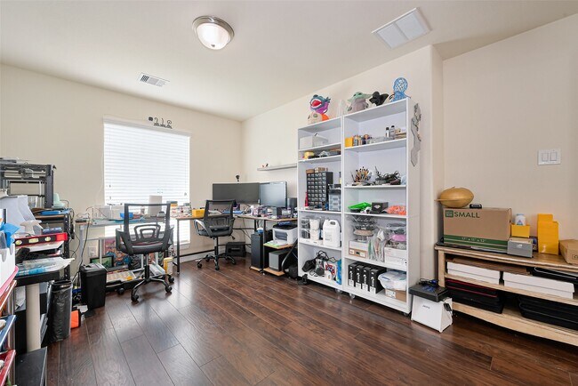 Building Photo - 3327 Bluebird Park Ln
