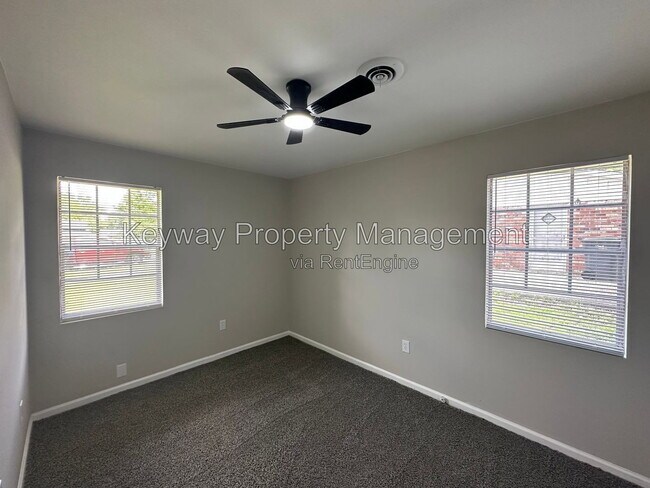 Building Photo - 3606 Columbine Dr