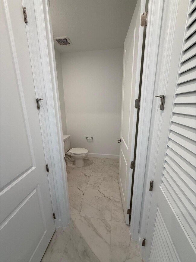 Building Photo - 13509 SW Bally Dr