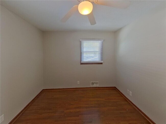 Building Photo - 16377 Duluth Ave SE