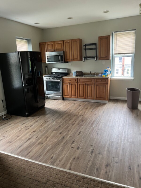 Building Photo - 600 N Monroe St