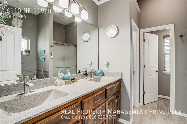 Building Photo - 6110 NE 119th Terrace