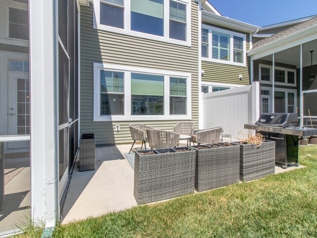 Building Photo - Unfurnished Year-Round Rental: 4BR End-Unit Townhome in Governors Near Downtown Lewes & Bike Trail