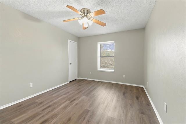 Building Photo - 2865 Meadowbrook Dr