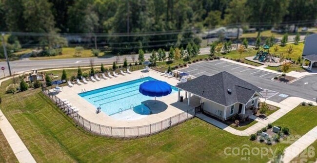 Building Photo - 10749 Adair Wds Dr