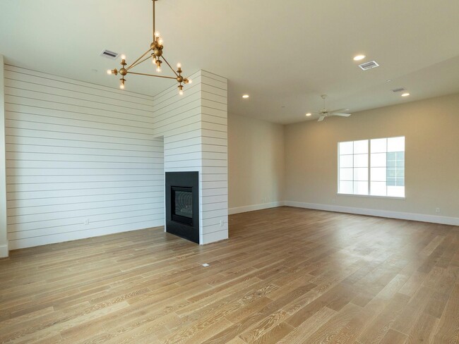 Building Photo - 3821 N Braeswood Blvd