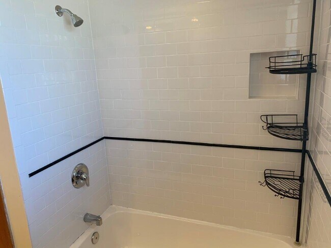 Building Photo - 6217 W Huntington St