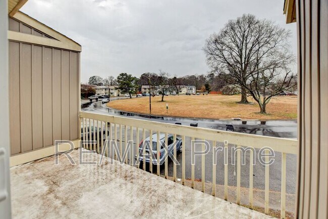 Building Photo - 700 Alder Cir