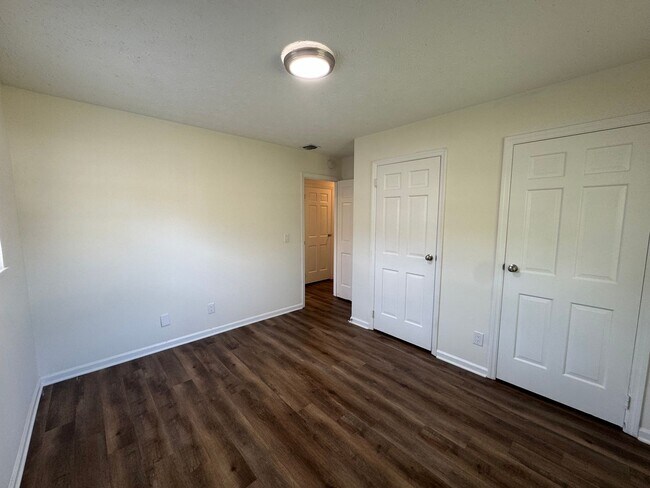 Building Photo - Fall Into Savings – Rent Reduced & ½ Off Y...