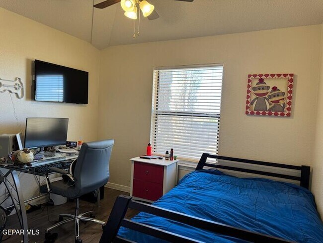 Building Photo - 541 Dorsey Dr