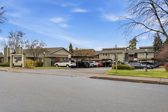 Building Photo - 6121 E 6th Ave