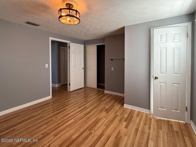 Building Photo - 360 Canis Dr W