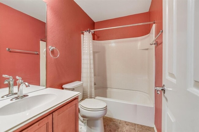 Building Photo - 516 Lark St