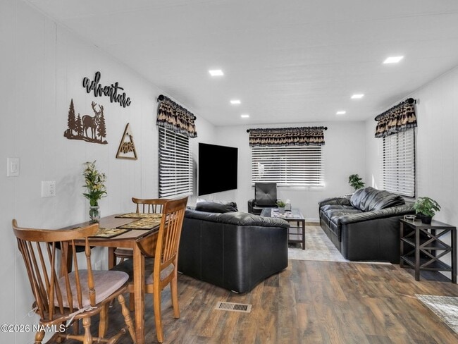 Building Photo - 3114 Owl Pl