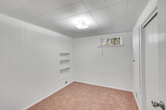 Building Photo - $3,500- Location! 2 Bed 2.5 Bath 2 Non-Con...
