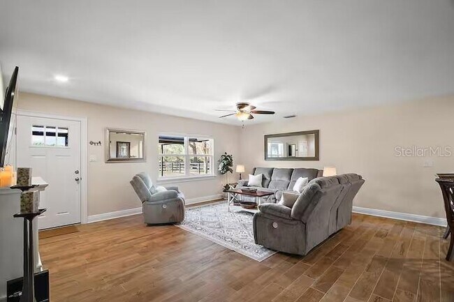 Building Photo - 33736 E Lake Joanna Dr