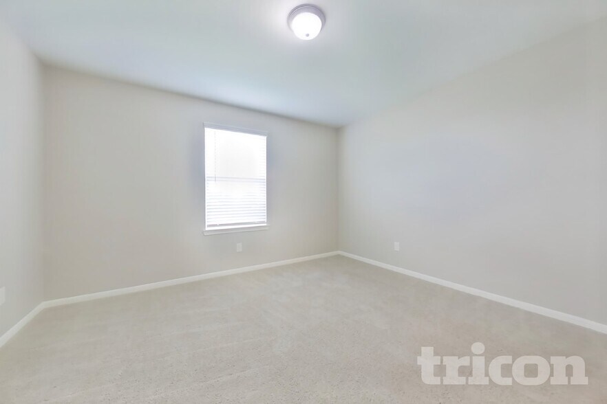 Building Photo - 916 American Monarch Dr