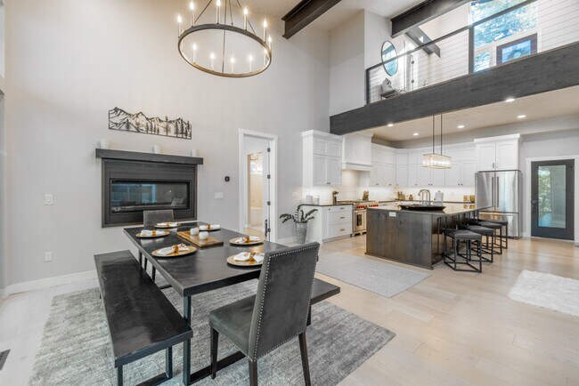 Building Photo - 255 Matterhorn Dr