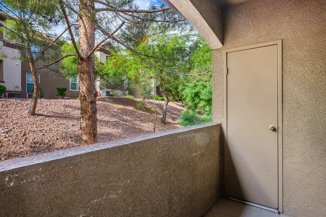 Building Photo - 231 W Horizon Ridge Pkwy