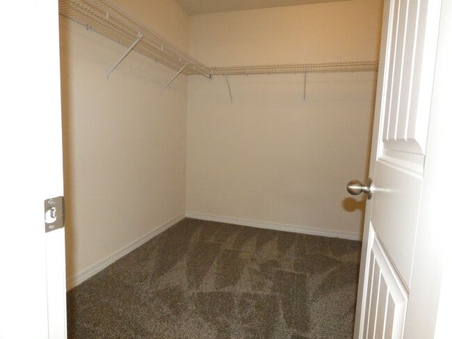 Building Photo - 5637 Peach Dr