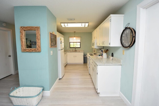 Building Photo - 59 Fallen Oak Ln