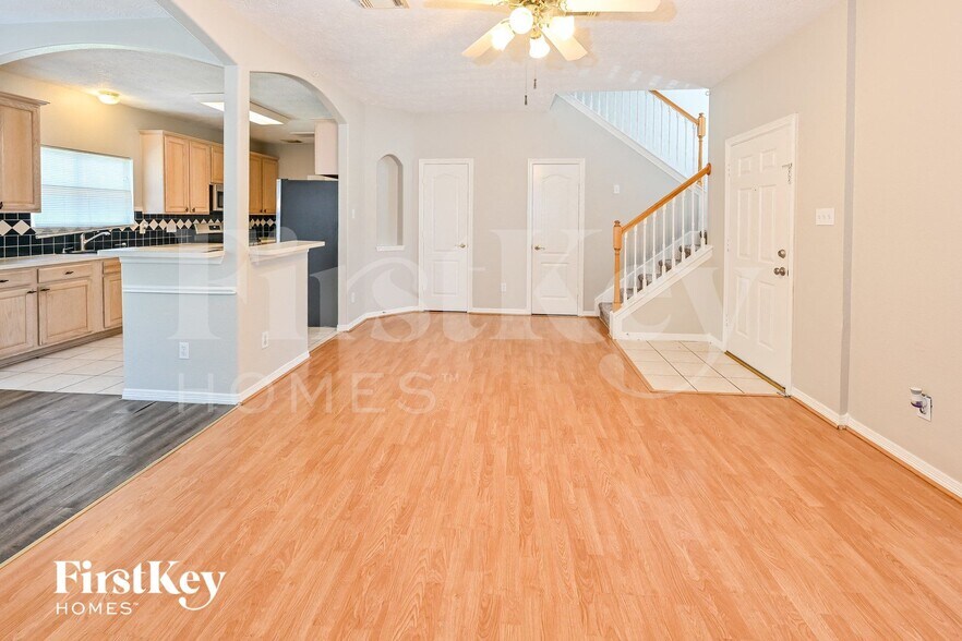 Building Photo - 2803 Spring Dusk Ln