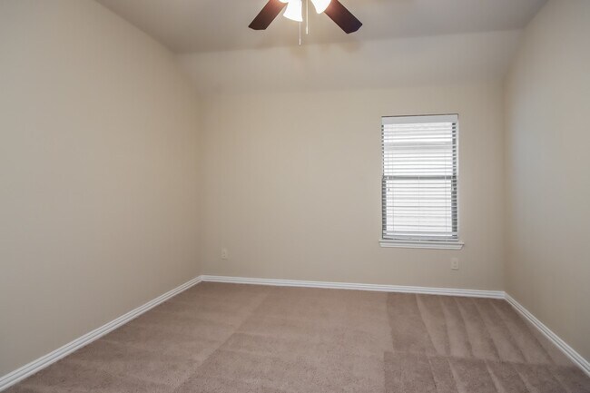 Building Photo - 21324 Kings Guild Ln